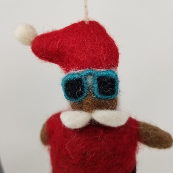 Felted Wool Cool Dressed Santa Holiday Christmas Tree Ornament Sunglasses Hippie - Picture 9 of 10